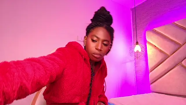 Queen perla  online show from March 22, 4:15 pm