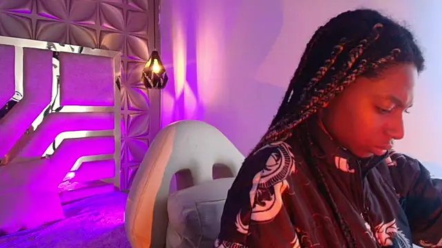 Snapshot of Queen_perla_ chatting on February 11, 11:43 am Queen perla online show from February 11, 11:43 am