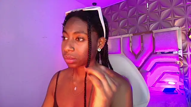 Snapshot of Queen_perla_ chatting on March 1, 6:30 pm Queen perla online show from March 1, 6:30 pm