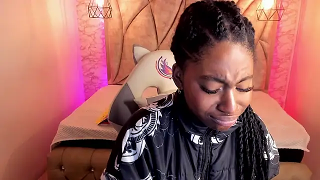 Queen perla  online show from March 18, 3:33 pm