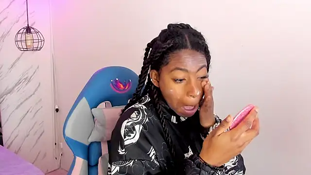 Queen perla  online show from November 11, 11:27 am