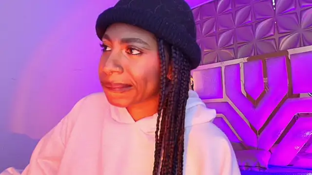 Queen perla  online show from March 18, 1:02 pm