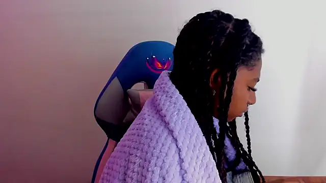 Queen perla  online show from October 30, 2:32 am