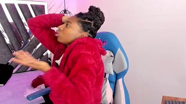 Queen perla  online show from November 14, 11:47 am