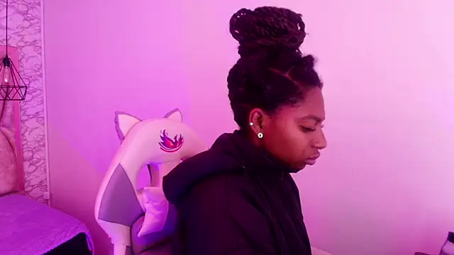 Queen perla  online show from November 20, 12:28 pm