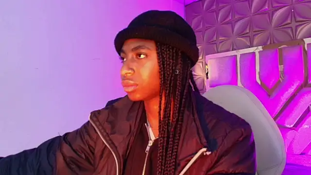 Queen perla  online show from March 11, 12:10 pm