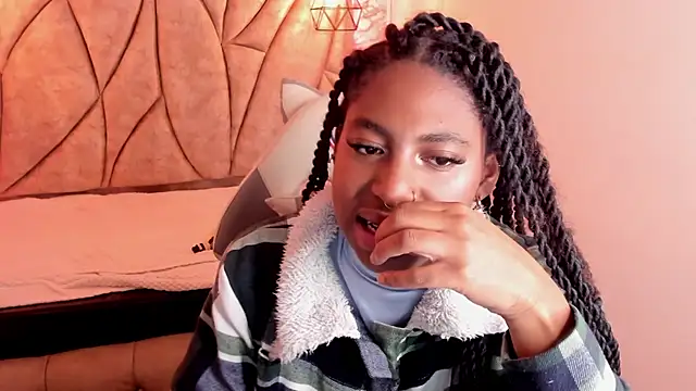 Queen perla  online show from March 12, 7:36 pm