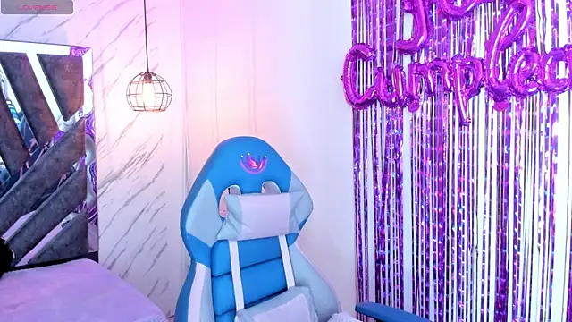 Queen perla  online show from October 22, 12:15 pm