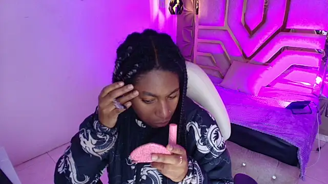 Snapshot of Queen_perla_ chatting on February 25, 12:16 pm Queen perla online show from February 25, 12:16 pm