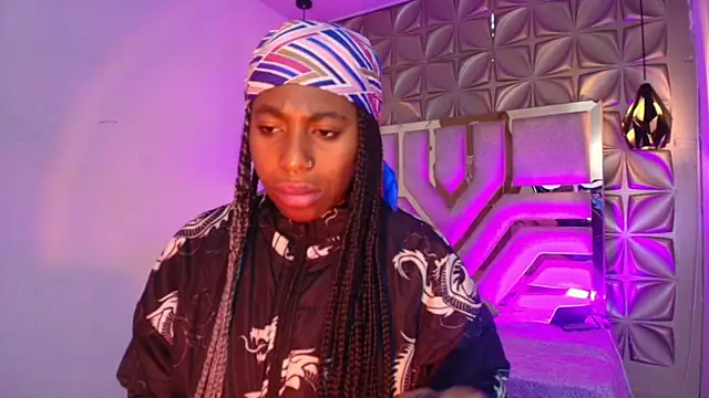 Snapshot of Queen_perla_ chatting on February 20, 12:07 pm Queen perla online show from February 20, 12:07 pm