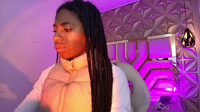 Snapshot of Queen_perla_ chatting on February 19, 11:51 am Queen perla online show from February 19, 11:51 am