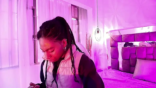 Snapshot of Queen_perla_ chatting on July 13, 1:21 pm Queen perla online show from July 13, 1:21 pm