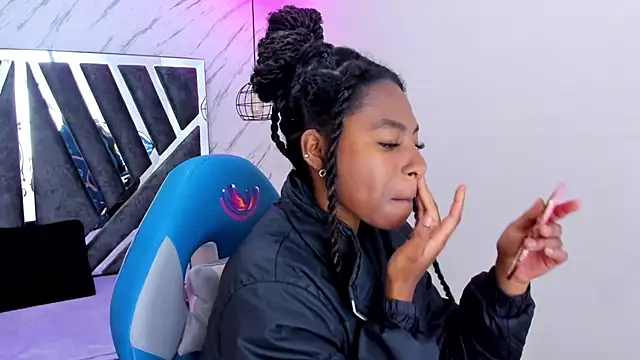 Queen perla  online show from November 8, 12:09 pm