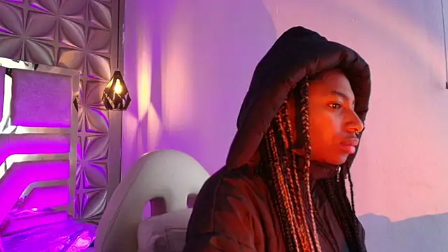 Snapshot of Queen_perla_ chatting on February 3, 11:15 am Queen perla online show from February 3, 11:15 am