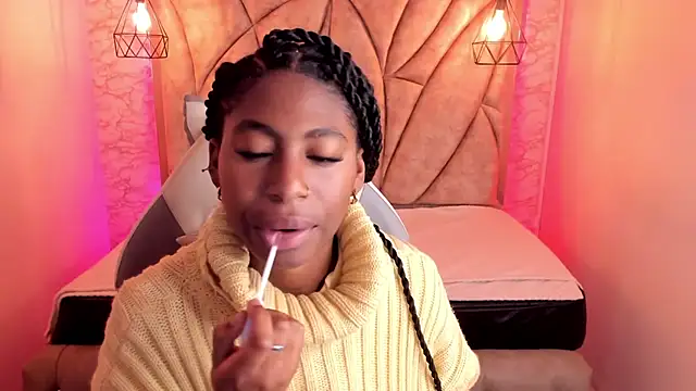 Queen perla  online show from March 7, 12:34 pm