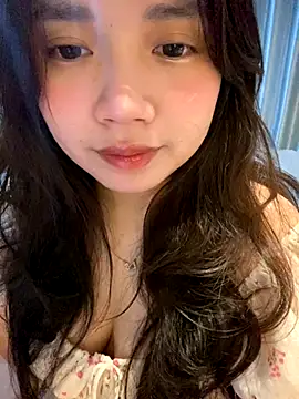 Hotellinh12 online show from November 14, 1:37 pm