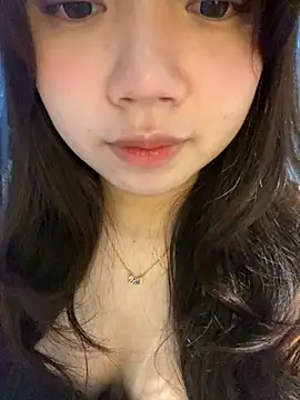 Snapshot of Hotellinh12 chatting on October 3, 5:25 pm Hotellinh12 online show from October 3, 5:25 pm
