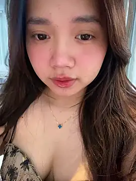 Snapshot of Hotellinh12 chatting on January 16, 6:39 am Hotellinh12 online show from January 16, 6:39 am