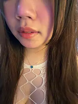 Hotellinh12 online show from April 17, 1:36 pm