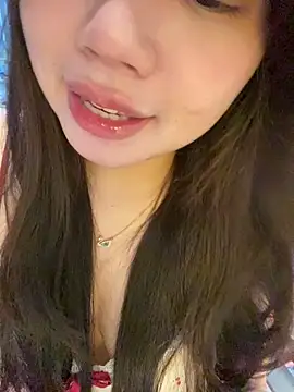 Snapshot of Hotellinh12 chatting on October 2, 4:32 pm Hotellinh12 online show from October 2, 4:32 pm