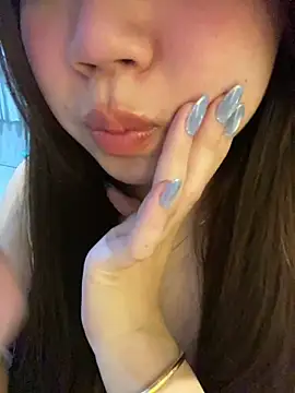 Snapshot of Hotellinh12 chatting on February 3, 4:34 pm Hotellinh12 online show from February 3, 4:34 pm