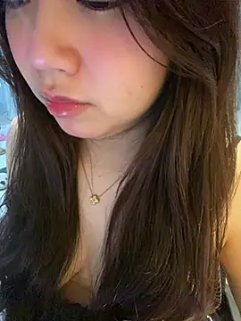 Snapshot of Hotellinh12 chatting on January 10, 4:24 pm Hotellinh12 online show from January 10, 4:24 pm