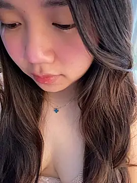 Hotellinh12 online show from April 4, 7:15 am