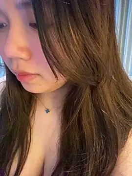 Snapshot of Hotellinh12 chatting on February 27, 4:51 pm Hotellinh12 online show from February 27, 4:51 pm