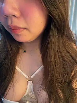 Hotellinh12 online show from April 15, 4:00 pm