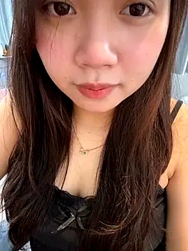 Snapshot of Hotellinh12 chatting on October 20, 7:53 am Hotellinh12 online show from October 20, 7:53 am
