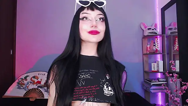 Snapshot of catipetite chatting on February 27, 1:41 am catipetite online show from February 27, 1:41 am