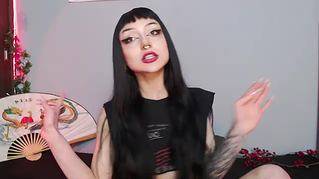 Snapshot of catipetite chatting on October 29, 5:28 am catipetite online show from October 29, 5:28 am