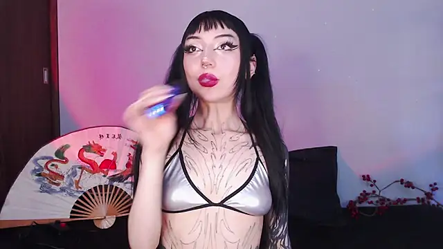 Snapshot of catipetite chatting on March 16, 11:37 pm catipetite online show from March 16, 11:37 pm