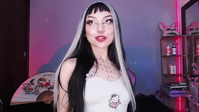 Snapshot of catipetite chatting on February 20, 11:32 pm catipetite online show from February 20, 11:32 pm