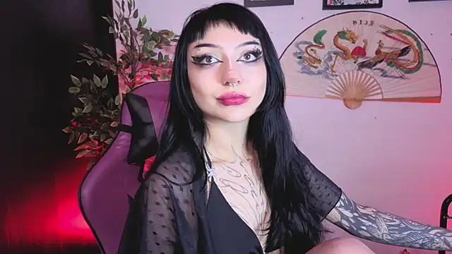Snapshot of catipetite chatting on July 1, 9:53 am catipetite online show from July 1, 9:53 am