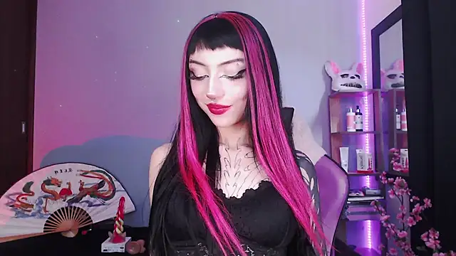 Snapshot of catipetite chatting on February 14, 7:23 pm catipetite online show from February 14, 7:23 pm