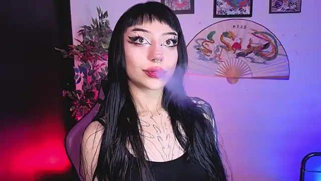 Snapshot of catipetite chatting on July 9, 7:20 am catipetite online show from July 9, 7:20 am