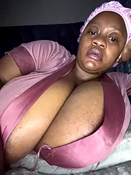 Chubbykarisma27 online show from December 13, 9:43 pm