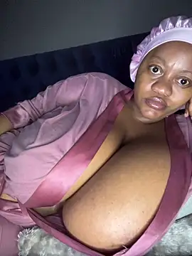 Chubbykarisma27 online show from December 1, 8:21 pm