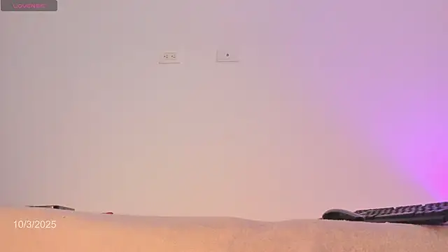 Snapshot of Angel_camm chatting on October 4, 2:57 am Angel camm online show from October 4, 2:57 am
