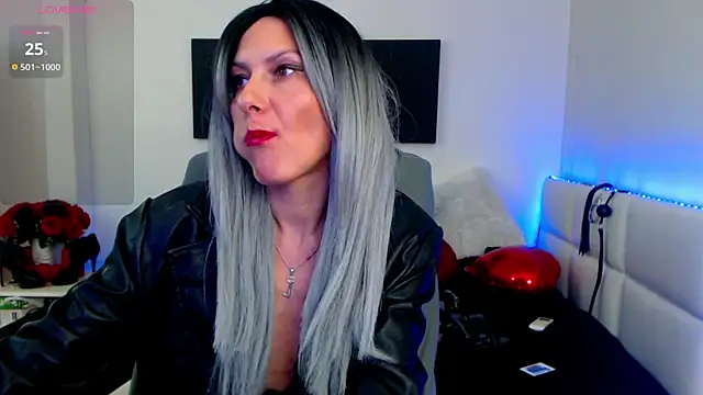 Snapshot of EvelynQueenn chatting on February 27, 9:50 am EvelynQueenn online show from February 27, 9:50 am