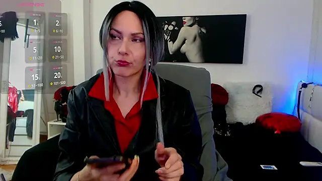 Snapshot of EvelynQueenn chatting on March 19, 4:25 am EvelynQueenn online show from March 19, 4:25 am