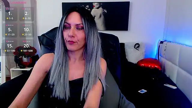 Snapshot of EvelynQueenn chatting on March 19, 10:55 am EvelynQueenn online show from March 19, 10:55 am