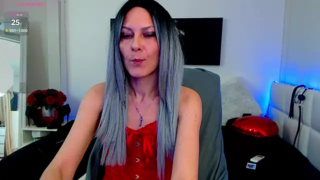 Snapshot of EvelynQueenn chatting on February 19, 6:00 am EvelynQueenn online show from February 19, 6:00 am