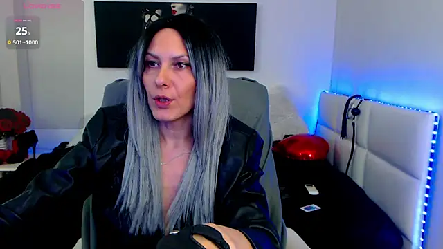 Snapshot of EvelynQueenn chatting on February 27, 6:46 am EvelynQueenn online show from February 27, 6:46 am