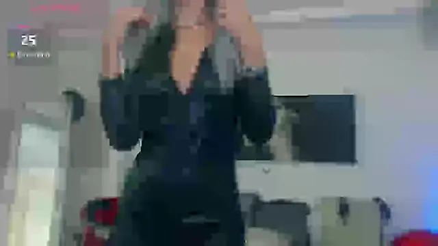 Snapshot of EvelynQueenn chatting on September 23, 7:59 am EvelynQueenn online show from September 23, 7:59 am