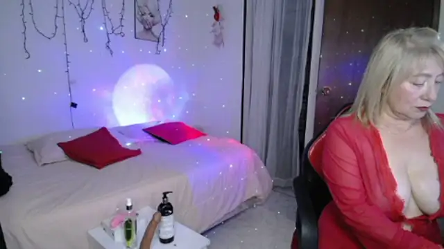 Snapshot of vanessalat chatting on October 22, 12:21 am vanessalat online show from October 22, 12:21 am