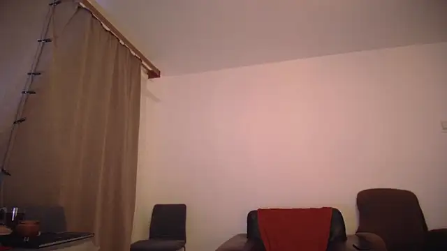 Snapshot of darkitten chatting on December 28, 12:24 pm darkitten online show from December 28, 12:24 pm