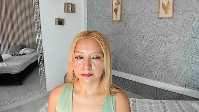 agatadelphine online show from April 30, 1:29 pm