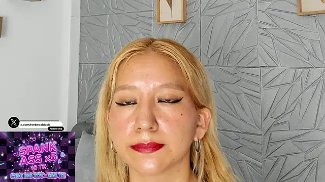 agatadelphine online show from May 15, 1:09 pm